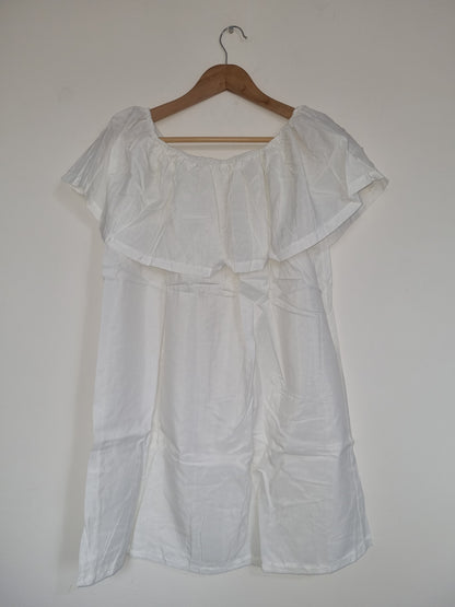 Womwn's Small/Medium Cream Dress