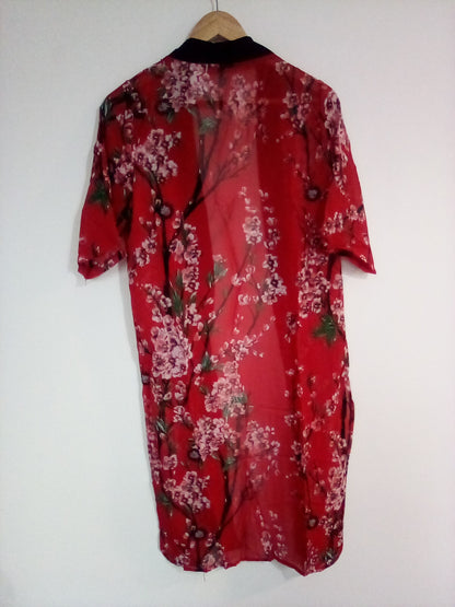 WOMENS SMALL RED/ FLORAL KIMANO/ DRESSING GOWN