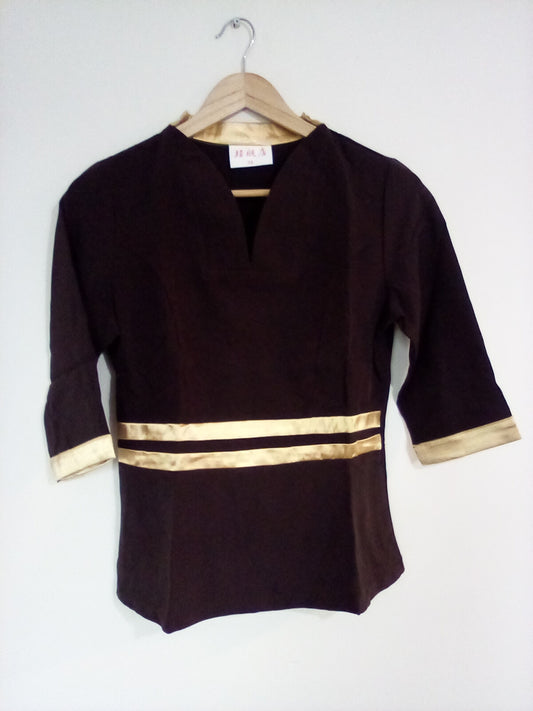 WOMEN'S MEDIUM BROWN TOP WITH GOLD BANDS
