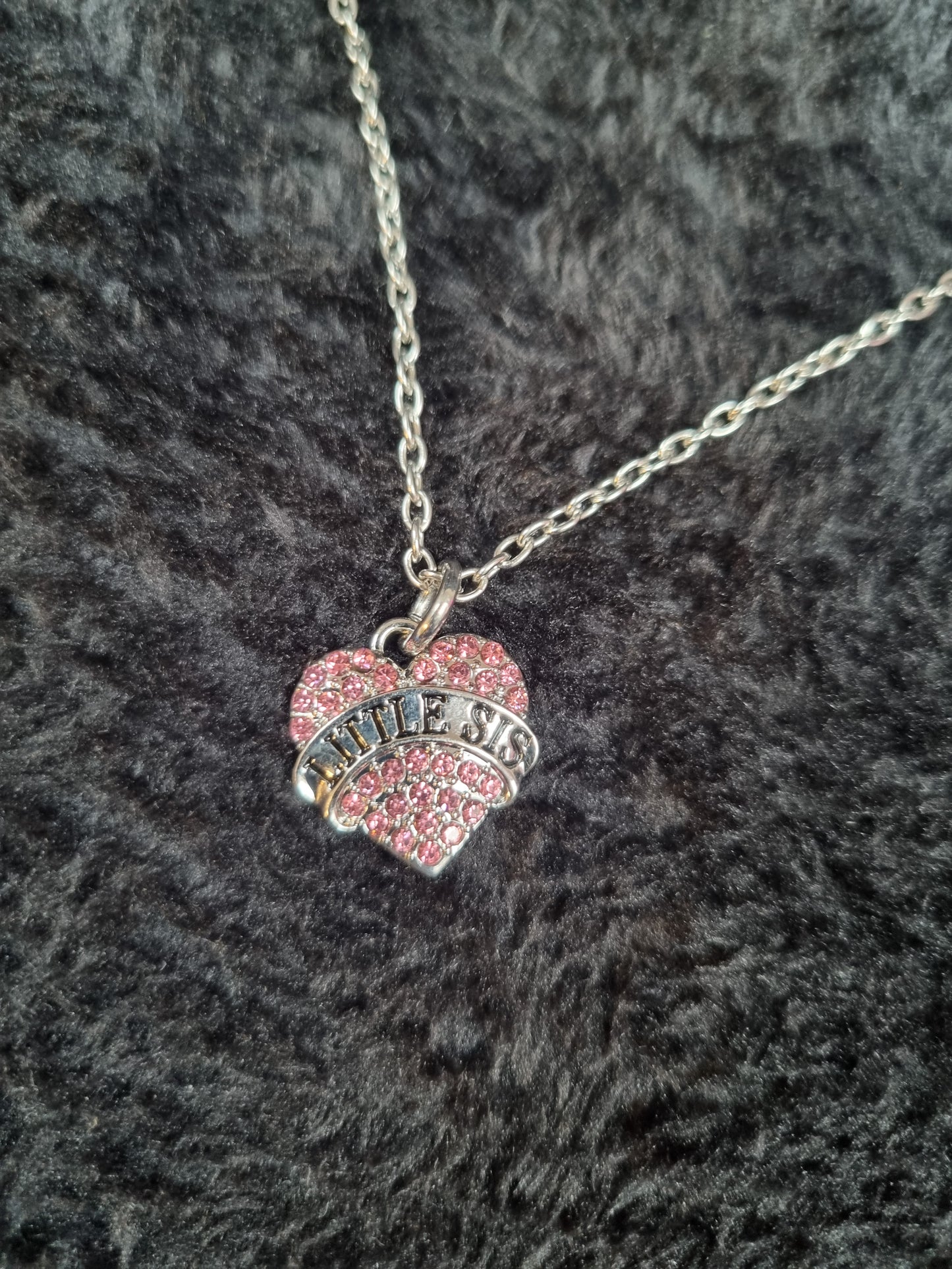 Mom, big sis, lil sis pendants