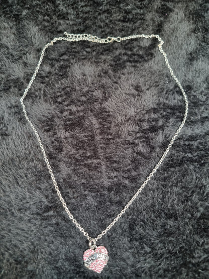 Mom, big sis, lil sis pendants