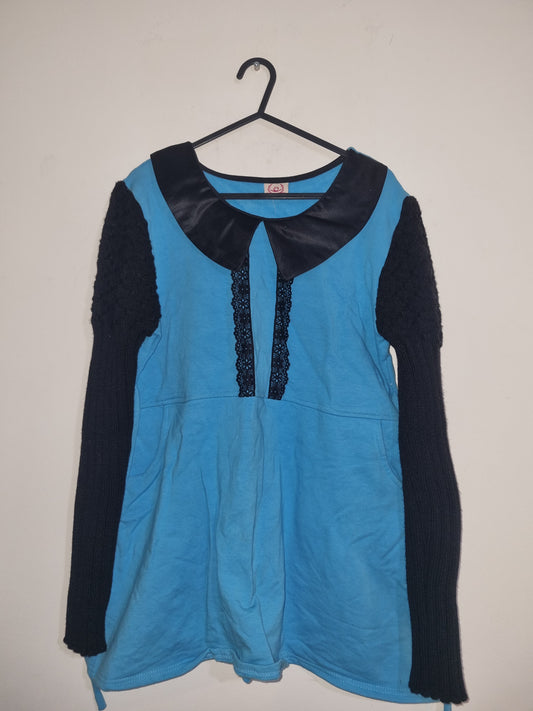 Women's blue/black sweater