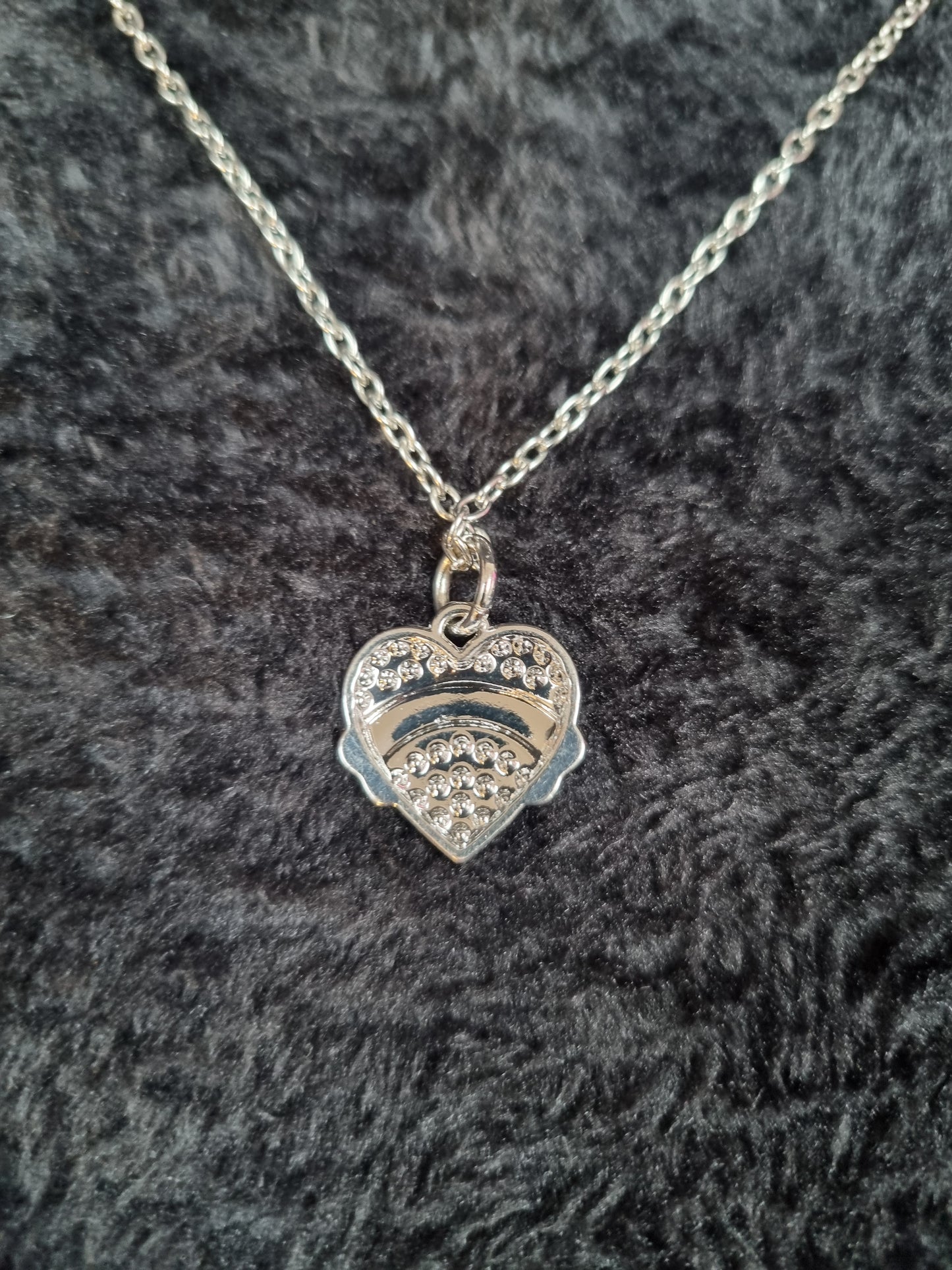 Mom, big sis, lil sis pendants